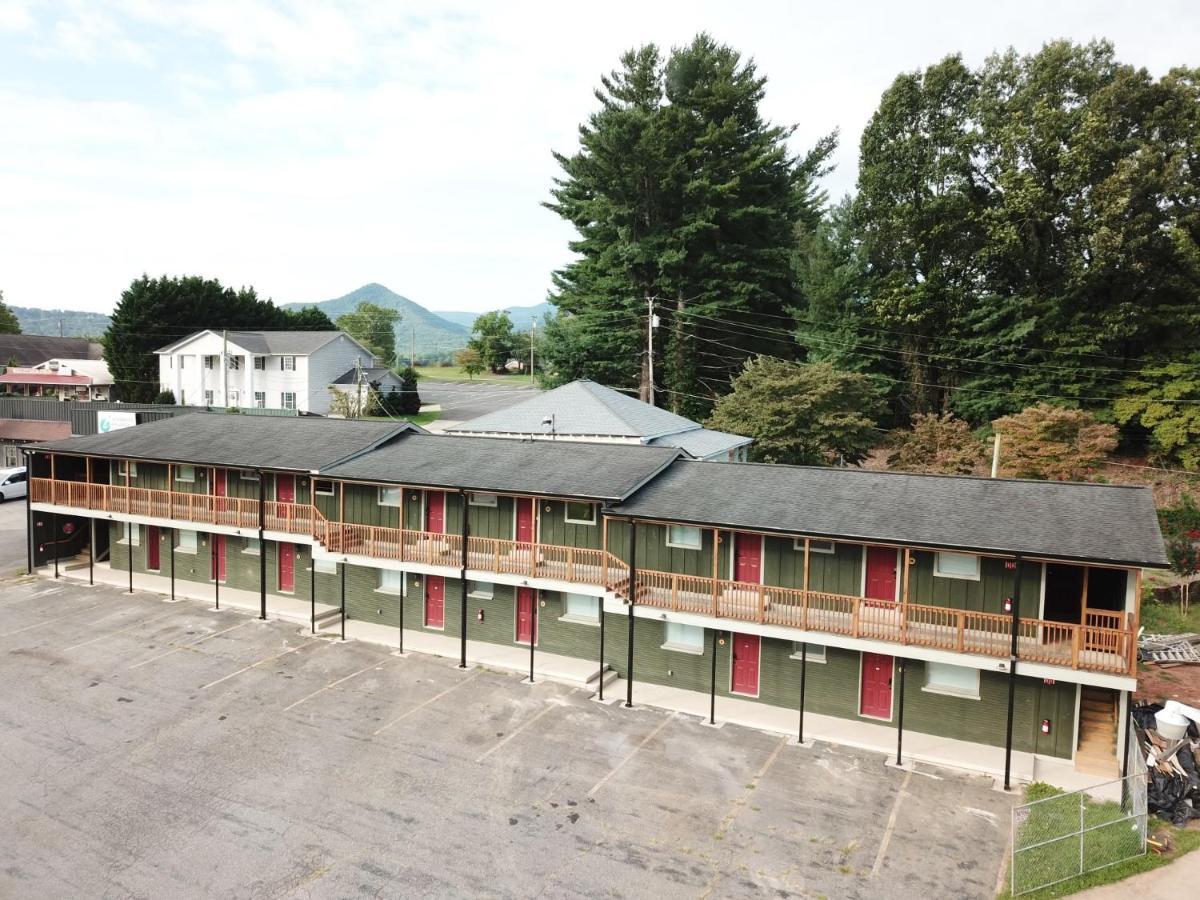 Retreat On The Lake Hiawassee Exteriör bild